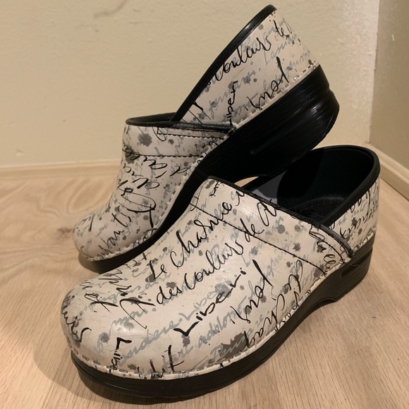 Dansko Shoes - Dansko Clogs